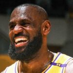 LeBron James se lesiona y preocupa a los Lakers